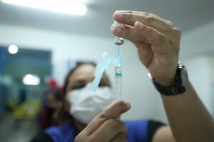 Imagem da notícia - Amazonas já aplicou 2.383.969 doses de vacina contra Covid-19 até esta segunda-feira (19/07)